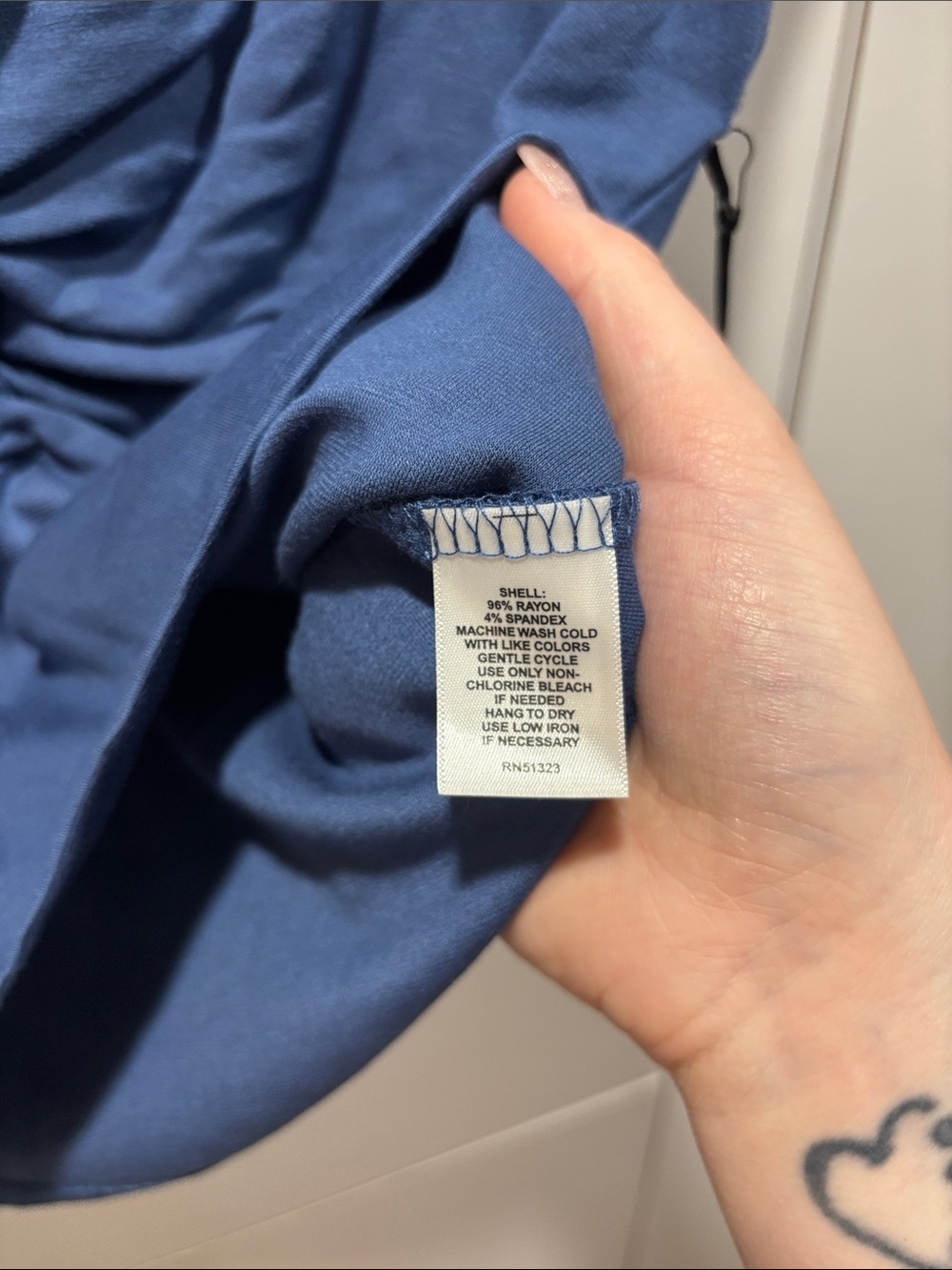 Halogen Twist-Front V-Neck Top in Blue NWT SIZE XS - Picture 4 of 6